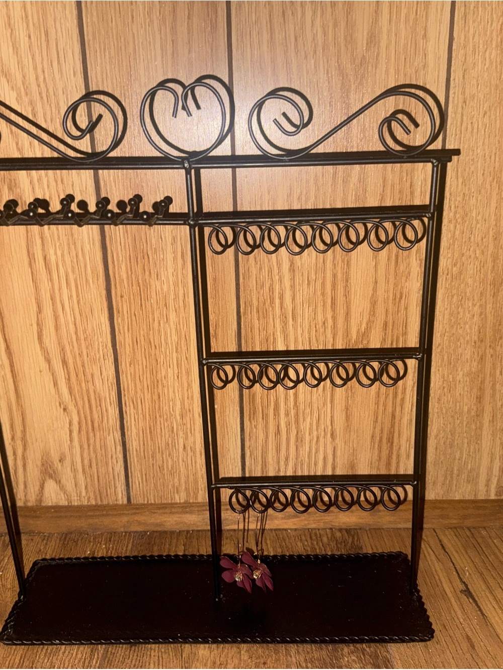 Black Metal Jewelry and Earring Organizer Stand